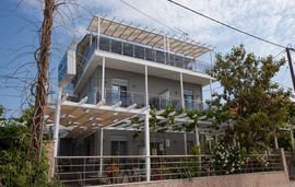 Muses Studios, Potos, Thassos