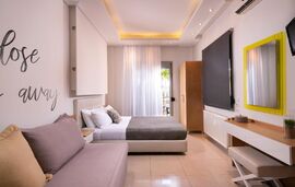 Muses Studios, Potos, Thassos