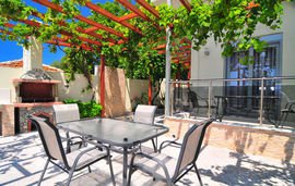 Muses Studios, Potos, Thassos