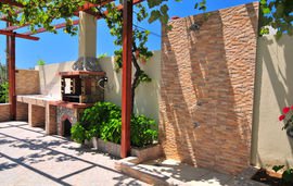 Muses Studios, Potos, Thassos