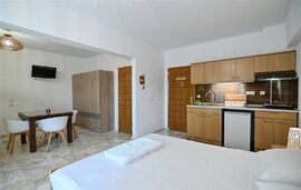 Odyssea Studios, Paralia Vrasna, Thessaloniki