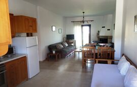 Maria Villa, Polichrono, Kassandra