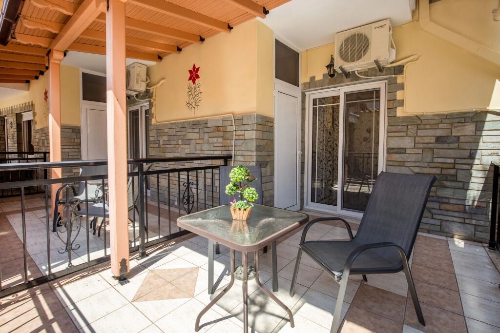 Markos Studios, Potos, Thassos