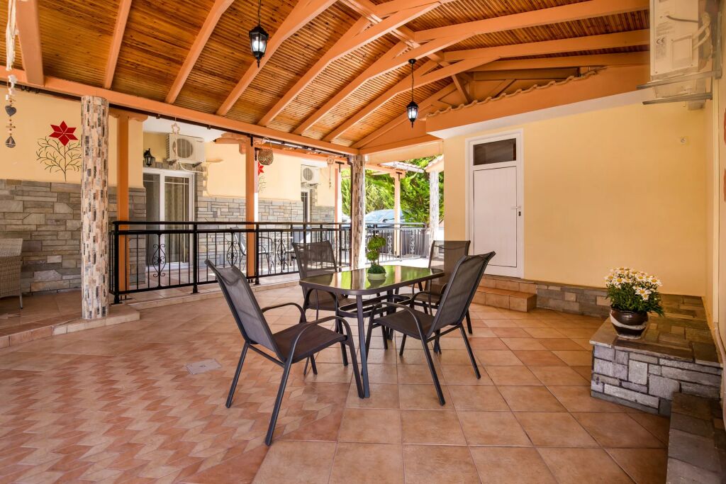 Markos Studios, Potos, Thassos