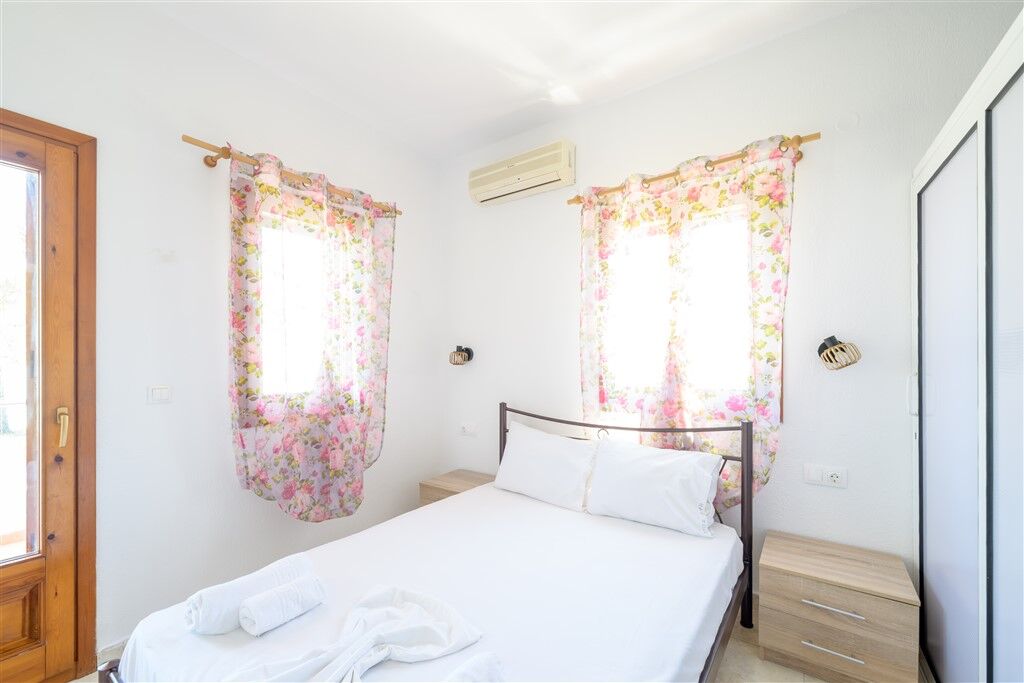 Efi Studios, Vourvourou, Sithonia