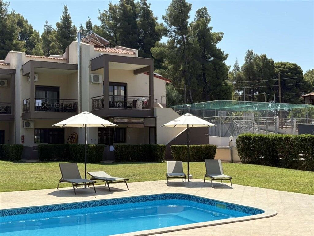 Bella Maria Villa, Metamorfosi, Sithonia