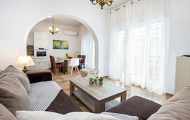 Onar Home, Potos, Thassos