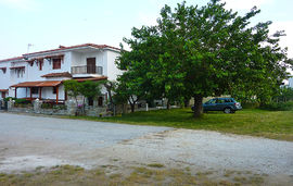 hatzis house nikiti sithonia 5 bed duplex apartment back side 1