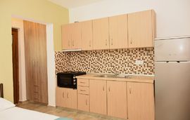 anna pousi studios ormos panagias sithonia studio 28