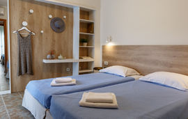 marialena hotel nea flogita kassandra halkidiki 4 bed family room (1)