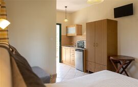 Elena's Studios, Vourvourou, Sithonia, 4 Bed Apartment, First Floor