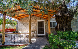 Ta 4 Adelfia Rooms, Skala Rachoni, Thassos