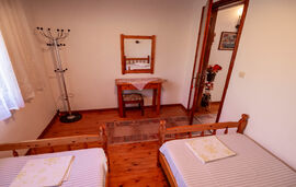 Ta 4 Adelfia Rooms, Skala Rachoni, Thassos