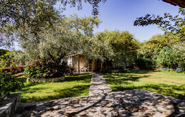 Ta 4 Adelfia Rooms, Skala Rachoni, Thassos