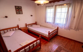 Ta 4 Adelfia Rooms, Skala Rachoni, Thassos
