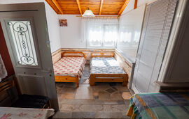 Ta 4 Adelfia Rooms, Skala Rachoni, Thassos
