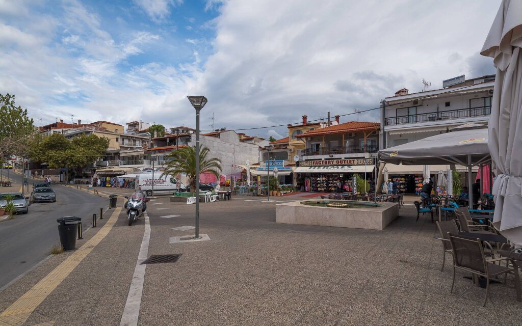 Neos Marmaras, Neos Marmaras, Sithonia trg