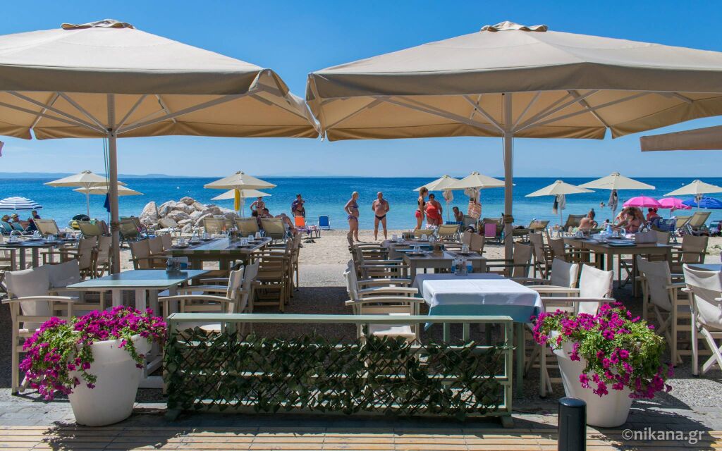 Nikiti, beach barovi