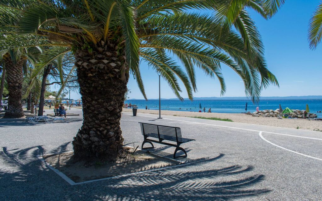 Nikiti, šetalište uz more