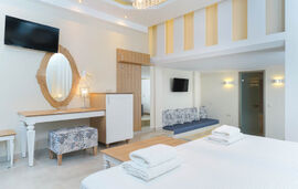 Golden Sand Hotel, Golden Beach, Thassos, 4 Bed Room, Deluxe - Suite