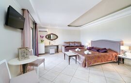 Golden Sand Hotel, Golden Beach, Thassos, 3 Bed Room, Junior Sea View - Suite