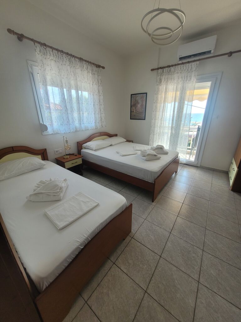 Evi's Seasons Studios, Sarti, Sithonia