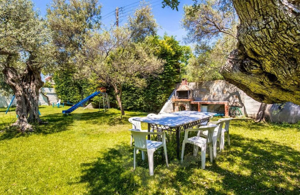 Suzana 2 Studios, Potos, Thassos