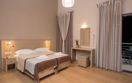 Sirens Fresh Studios, Limenas, Thassos, 4 Bed Studio, Pool View