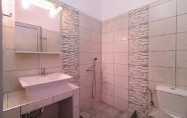 Rousko House, Sykia, Sithonia, 4 Bed Apartment, Gray