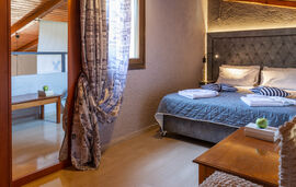 Anneta Studios, Sivota, Epirus, 4 bed studio, two-level