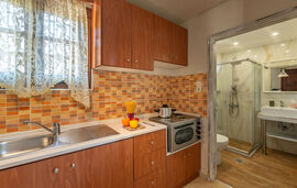 Anneta Studios, Sivota, Epirus, 4 bed studio, two-level