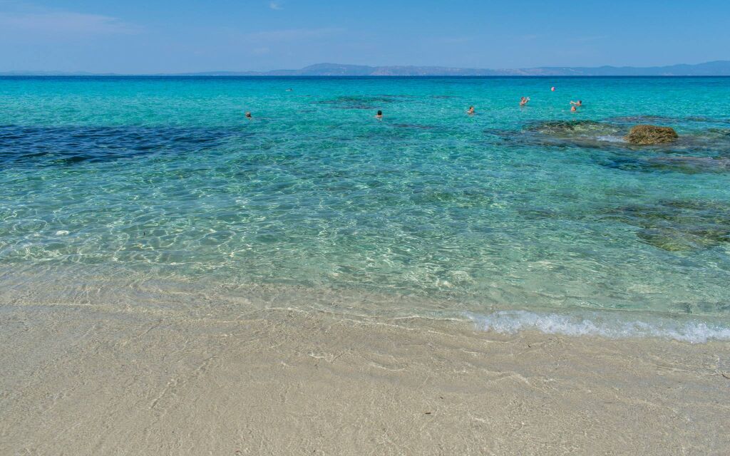 Mega Portokali plaža, dug plićak i mekan pesak