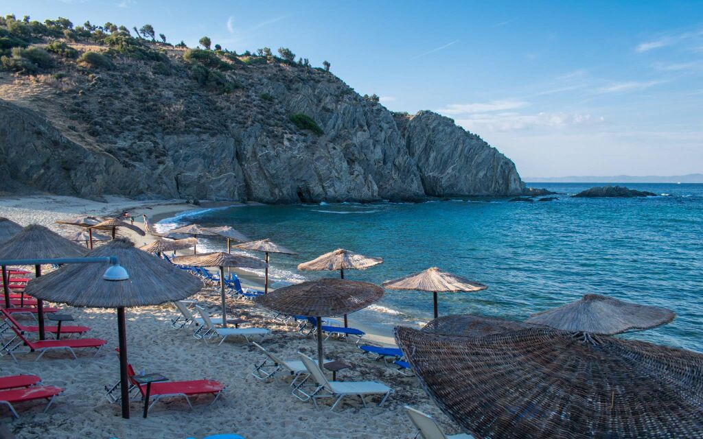 Goa plaža, sunčanje i plivanje uz lepu muziku iz bara