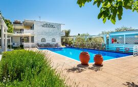 Suzana Studios, Potos, Thassos