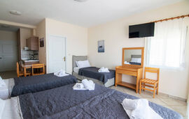 Afrodite Rooms, 4 bed sea view