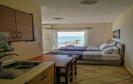 Afrodite Rooms, 4 bed sea view