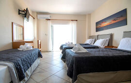 Afrodite Rooms, 4 bed sea view