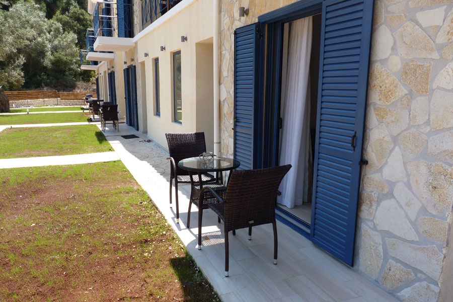 ilianthos apartments and rooms mikros gialos lefkada  4