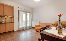 danai house nea roda athos 4 bed apartment 1