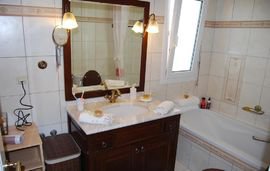 blue crystal villa nea iraklitsa kavala 25