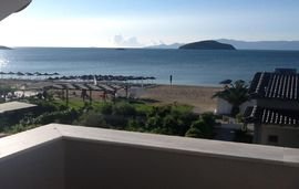 blue crystal villa nea iraklitsa kavala 6