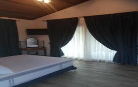 Elli's Onar Studios, Sykia, Sithonia