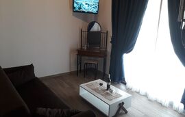 Elli's Onar Studios, Sykia, Sithonia