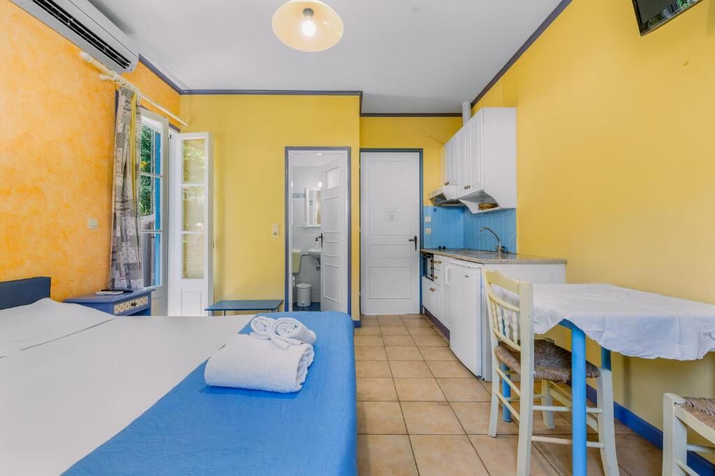 Aeolos Studios and Rooms, Tsoukalades, Lefkada