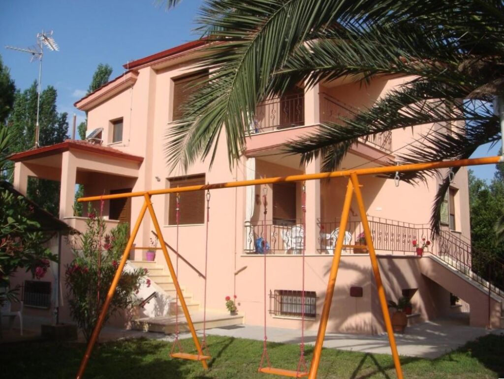 Angela Villa, Sykia, Sithonia