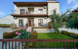 Maria Dina Studios, Potos, Thassos