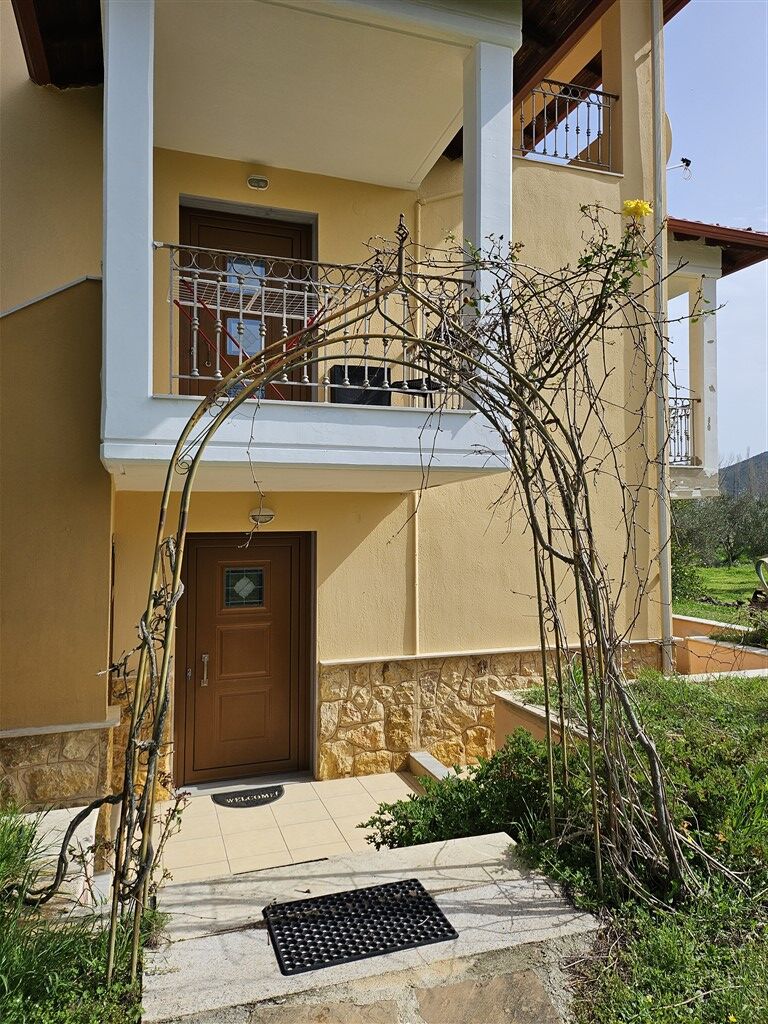 Alex Home, Sykia, Sithonia