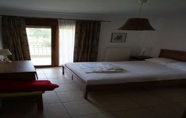 Alex Home, Sykia, Sithonia