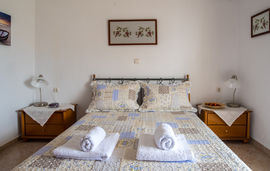 Xrysa's Seafront Maisonette, Nikiti, Sithonia