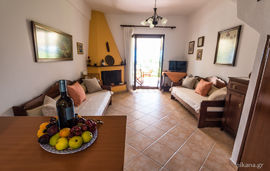 Xrysa's Seafront Maisonette, Nikiti, Sithonia